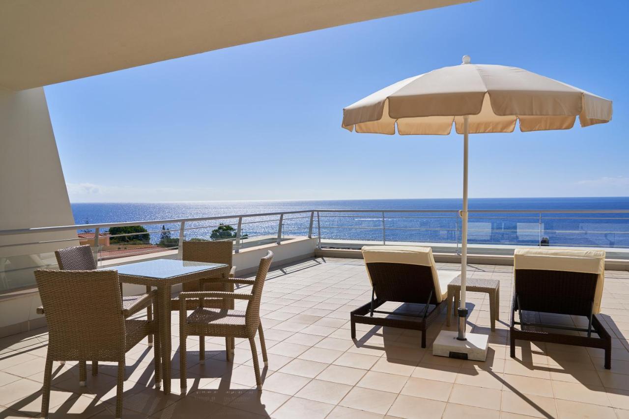 Hotel Melia Madeira Mare Funchal  Esterno foto A terrace at the hotel