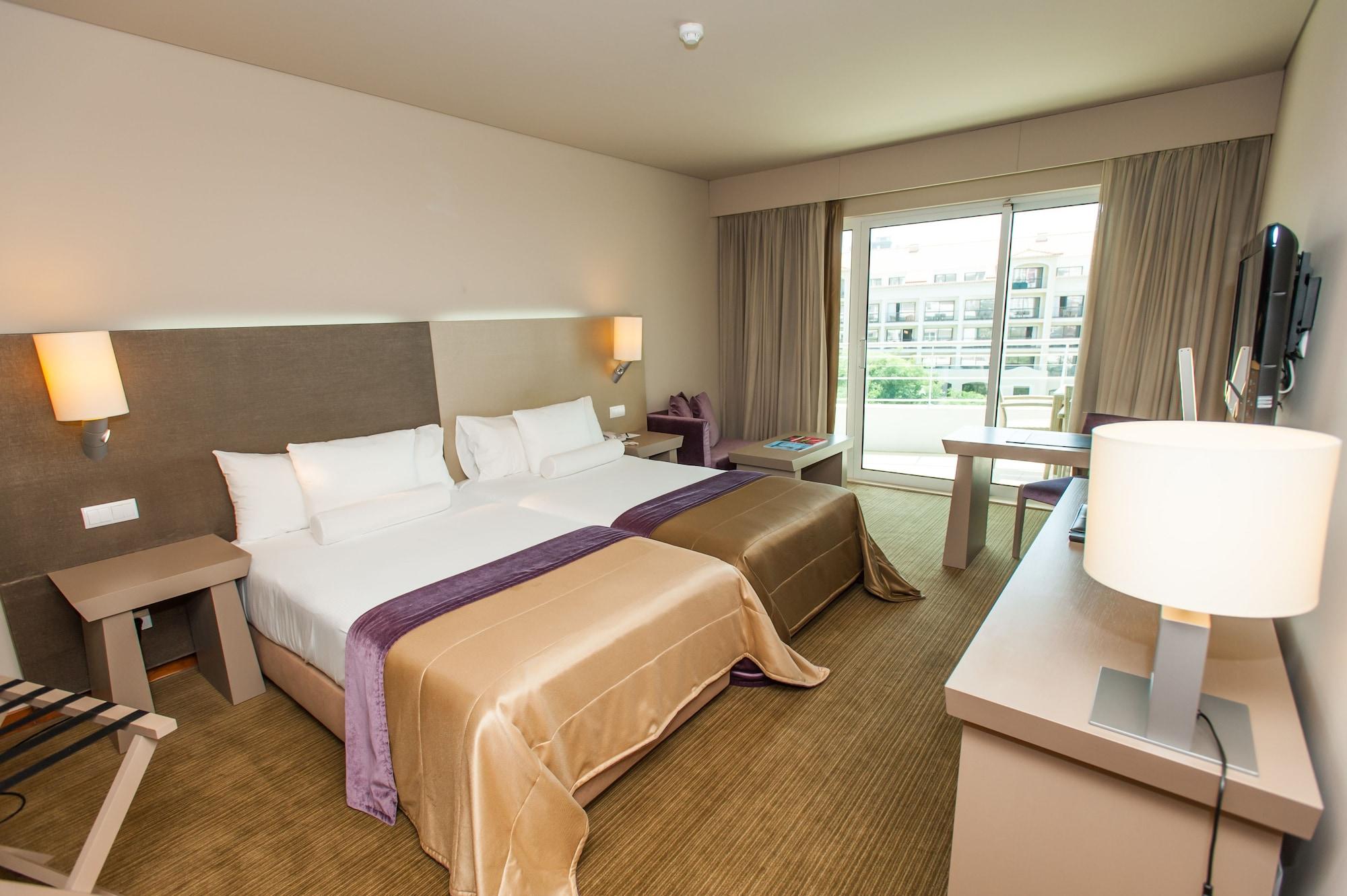 Hotel Melia Madeira Mare Funchal  Esterno foto A room at the hotel