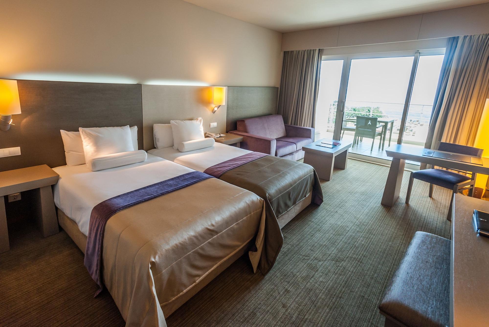 Hotel Melia Madeira Mare Funchal  Esterno foto A room at the hotel