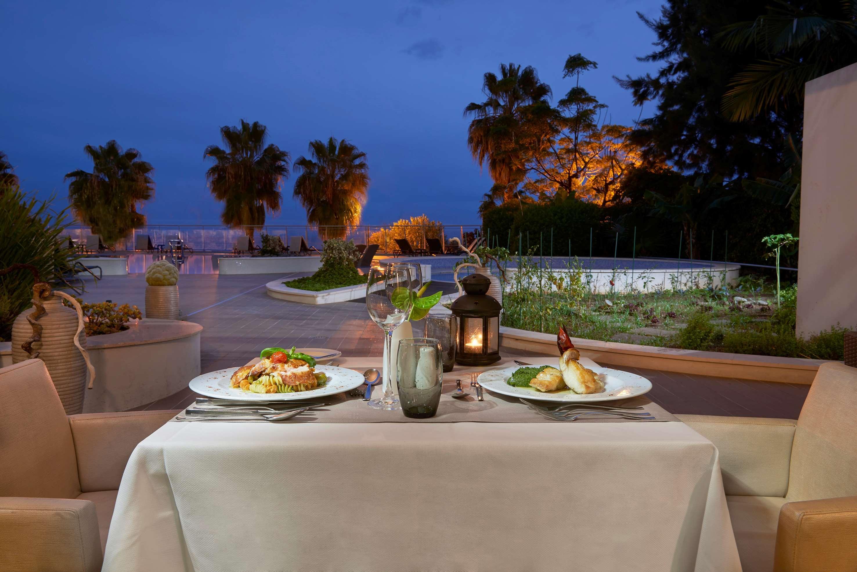 Hotel Melia Madeira Mare Funchal  Esterno foto The hotel's restaurant