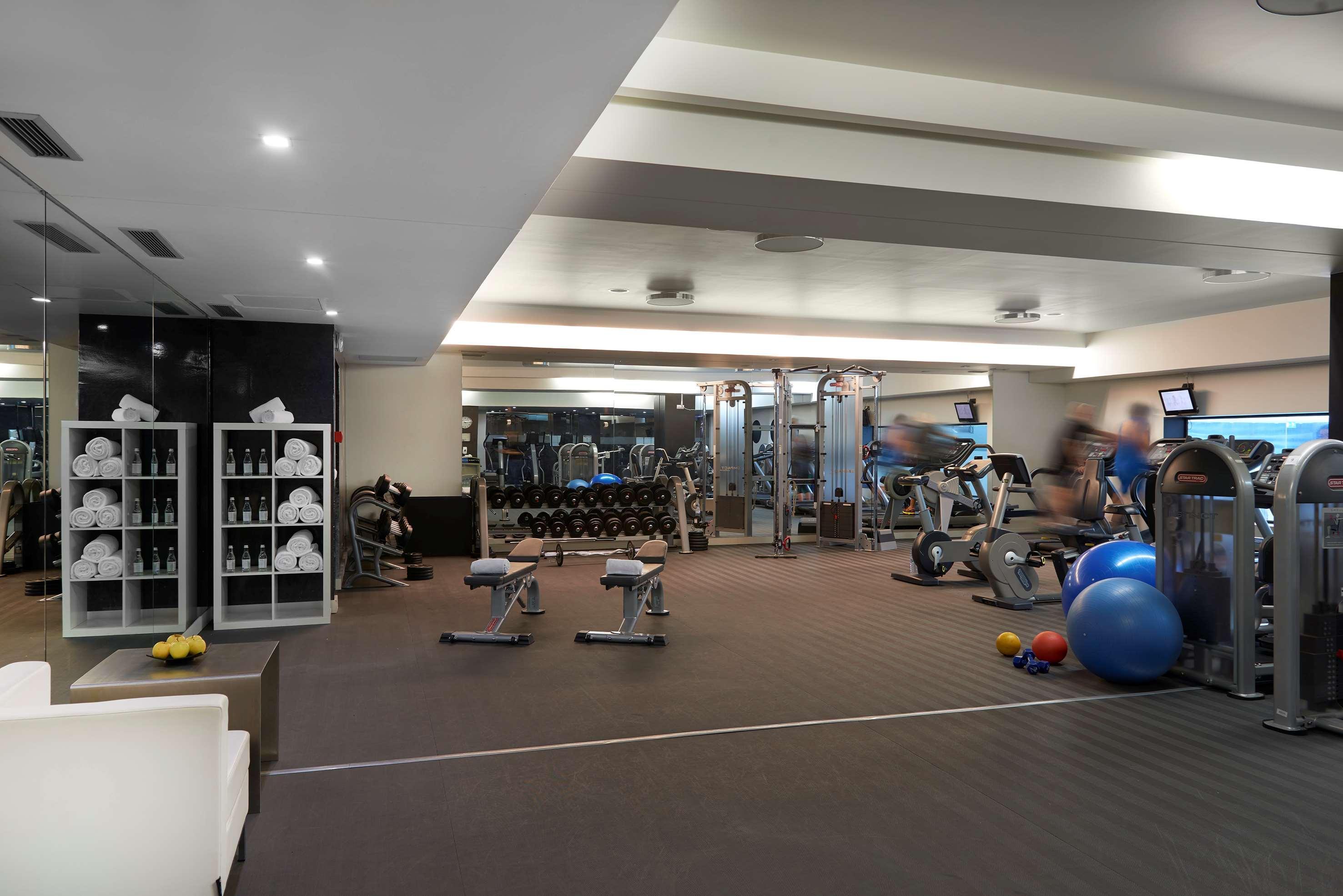 Hotel Melia Madeira Mare Funchal  Esterno foto The gym at the Mandarin Oriental, Hong Kong